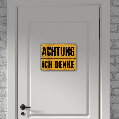 Achtung ich denke - Altes Holzdesign Metallschild in 15x20 cm