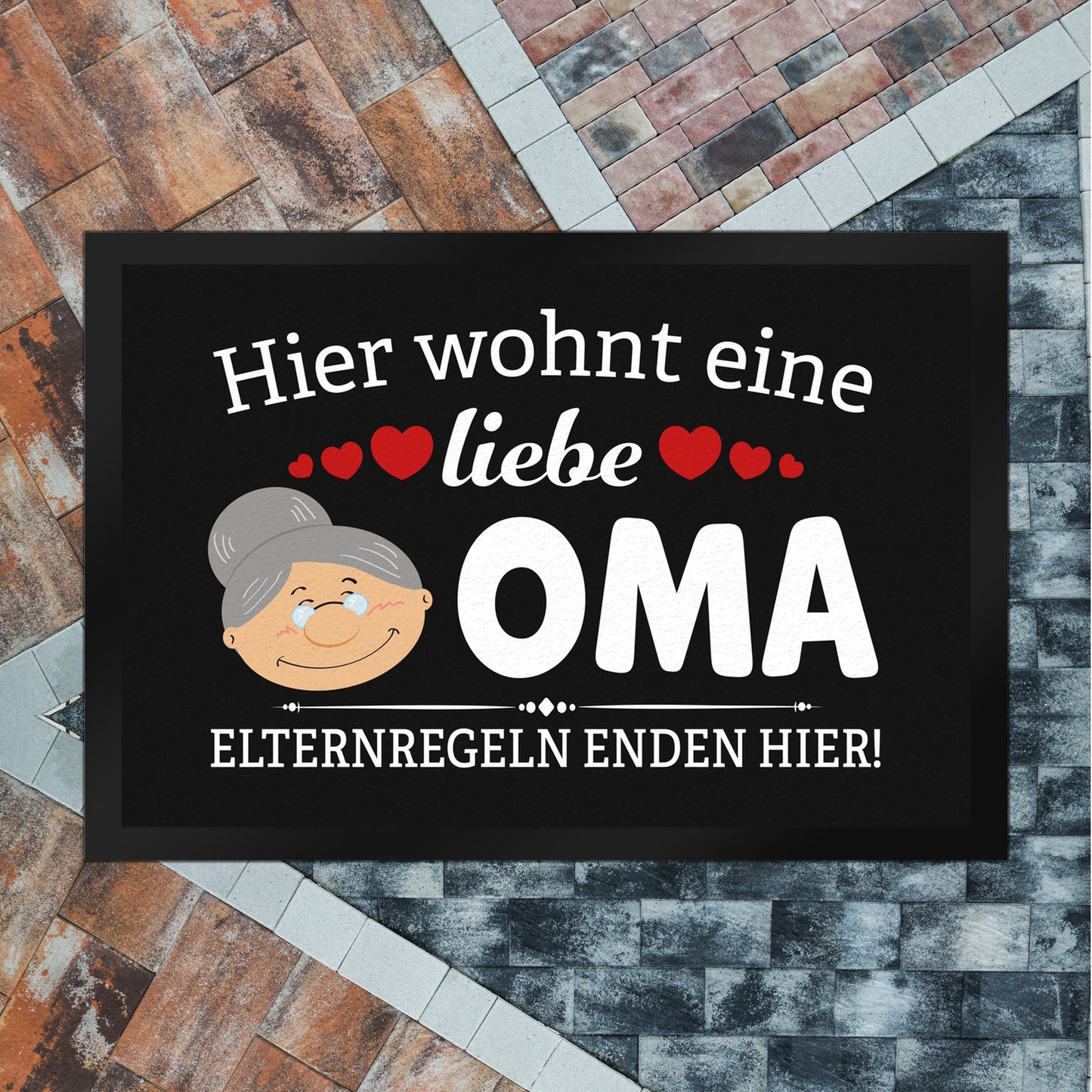 Hier wohnt eine liebe Oma Fußmatte XL in 40x60 cm