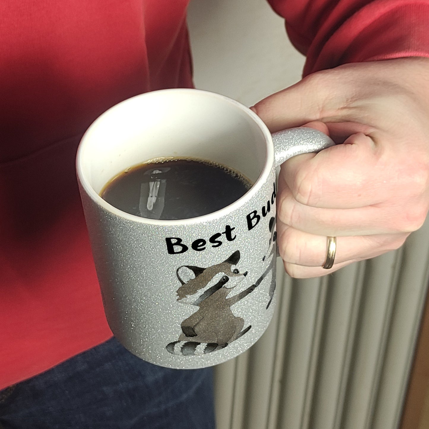 Waschbär Bruder und Kumpel Glitzer-Kaffeebecher mit Spruch Best Buddy