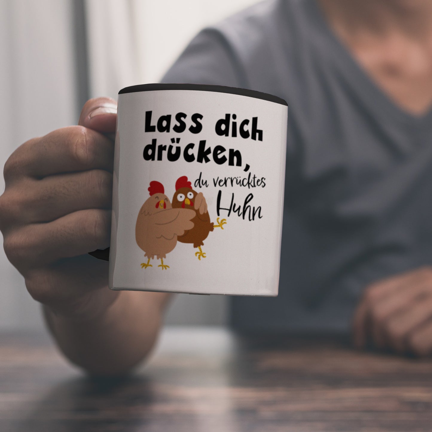 Lass dich drücken, du verrücktes Huhn Kaffeebecher Schwarz