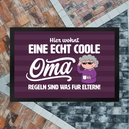 Coole Oma Fußmatte XL in 40x60 cm mit Spruch Regeln sind was für Eltern