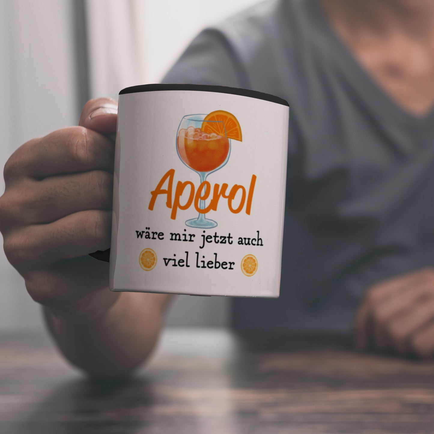 Cocktail Kaffeebecher in schwarz mit Spruch Aperol wäre mir jetzt auch viel lieber