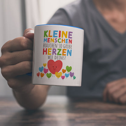 Herzen Kaffeebecher in hellblau mit Spruch Große Herzen für kleine Menschen