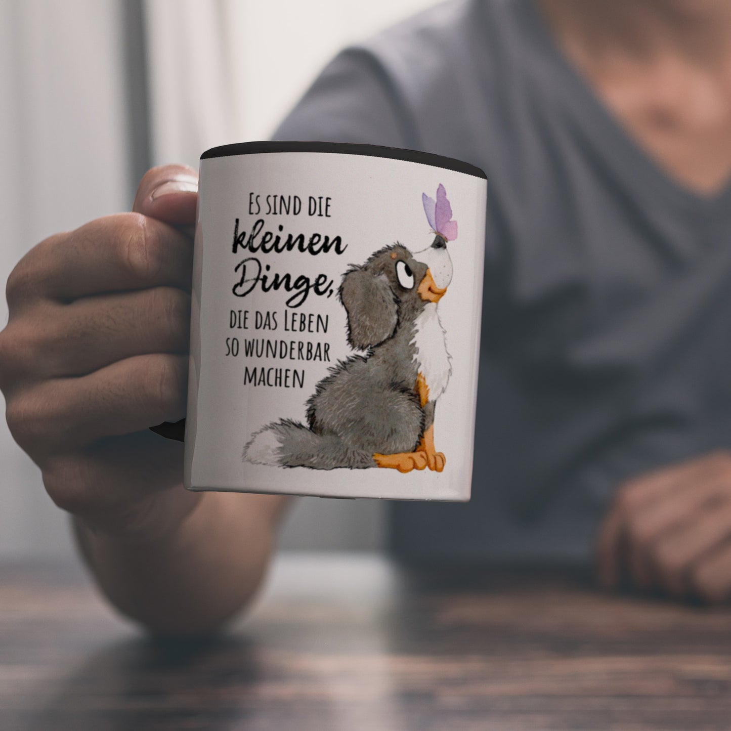 Hund Kaffeebecher in schwarz mit Spruch Die kleinen Dinge machen das Leben so wunderbar