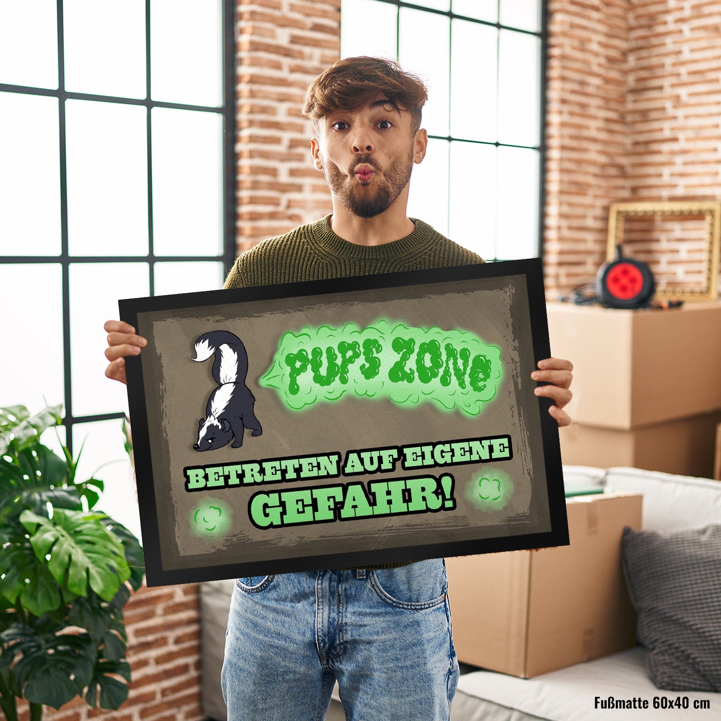 Pups Zone Betreten auf eigene Gefahr Fußmatte XL mit süßem Comic-Stinktier