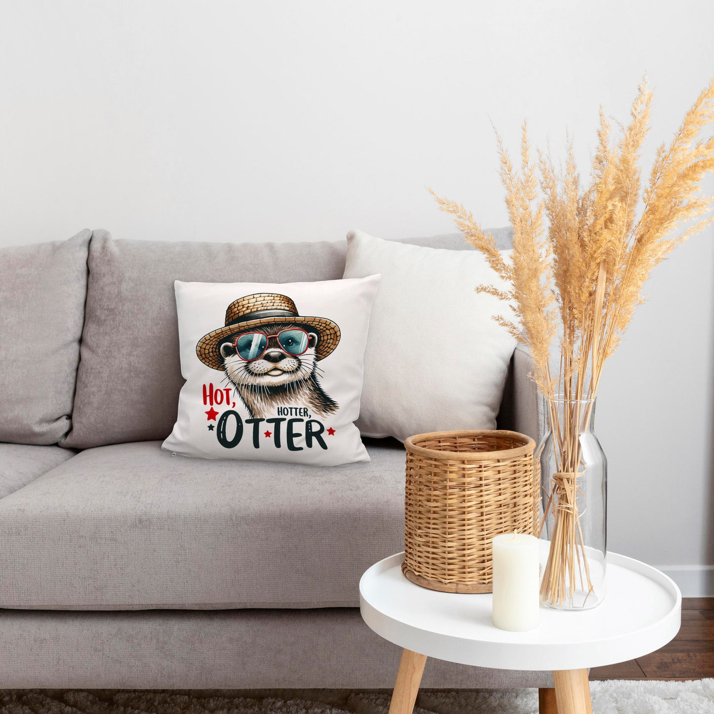 Otter mit Sonnenbrille und Strohhut Kuschelkissen mit Spruch Hot Hotter Otter