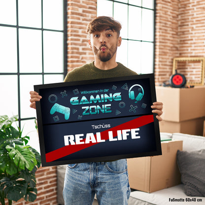 Willkommen in der Gaming Zone Tschüss Real Life Fußmatte XL in 40x60 cm