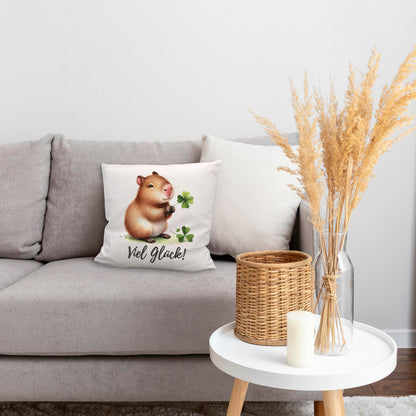 Capybara mit Kleeblatt Kuschelkissen mit Spruch Viel Glück