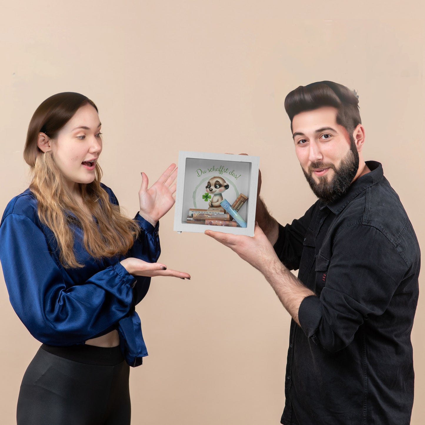 Erdmännchen mit Kleeblatt Rahmen Spardose aus Holz mit Spruch Du schaffst das