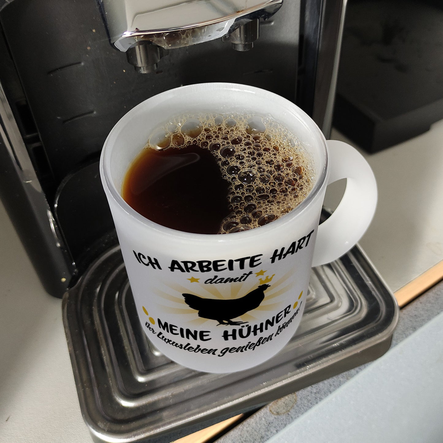 Ich arbeite hart für das Luxusleben meiner Hühner Haustier Glas Tasse