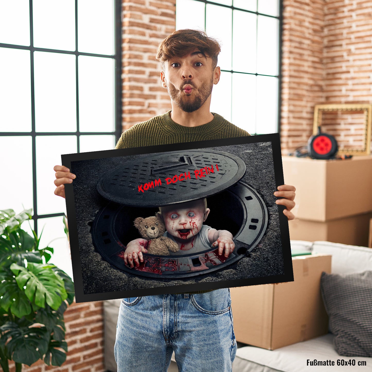 Killer-Baby unter Kanaldeckel Fußmatte XL in 40x60 cm - Komm doch rein