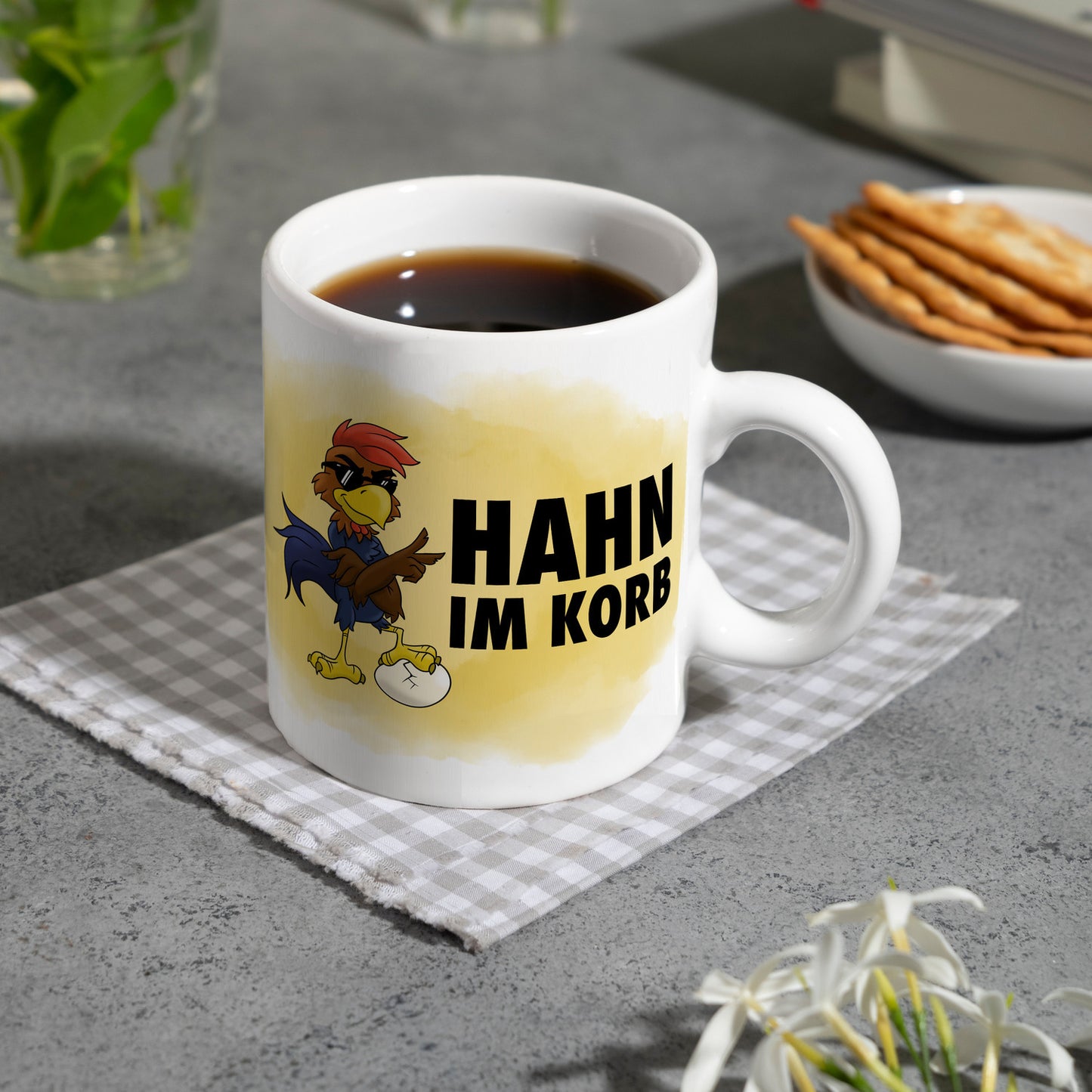 Hahn im Korb Cartoon Kaffeebecher