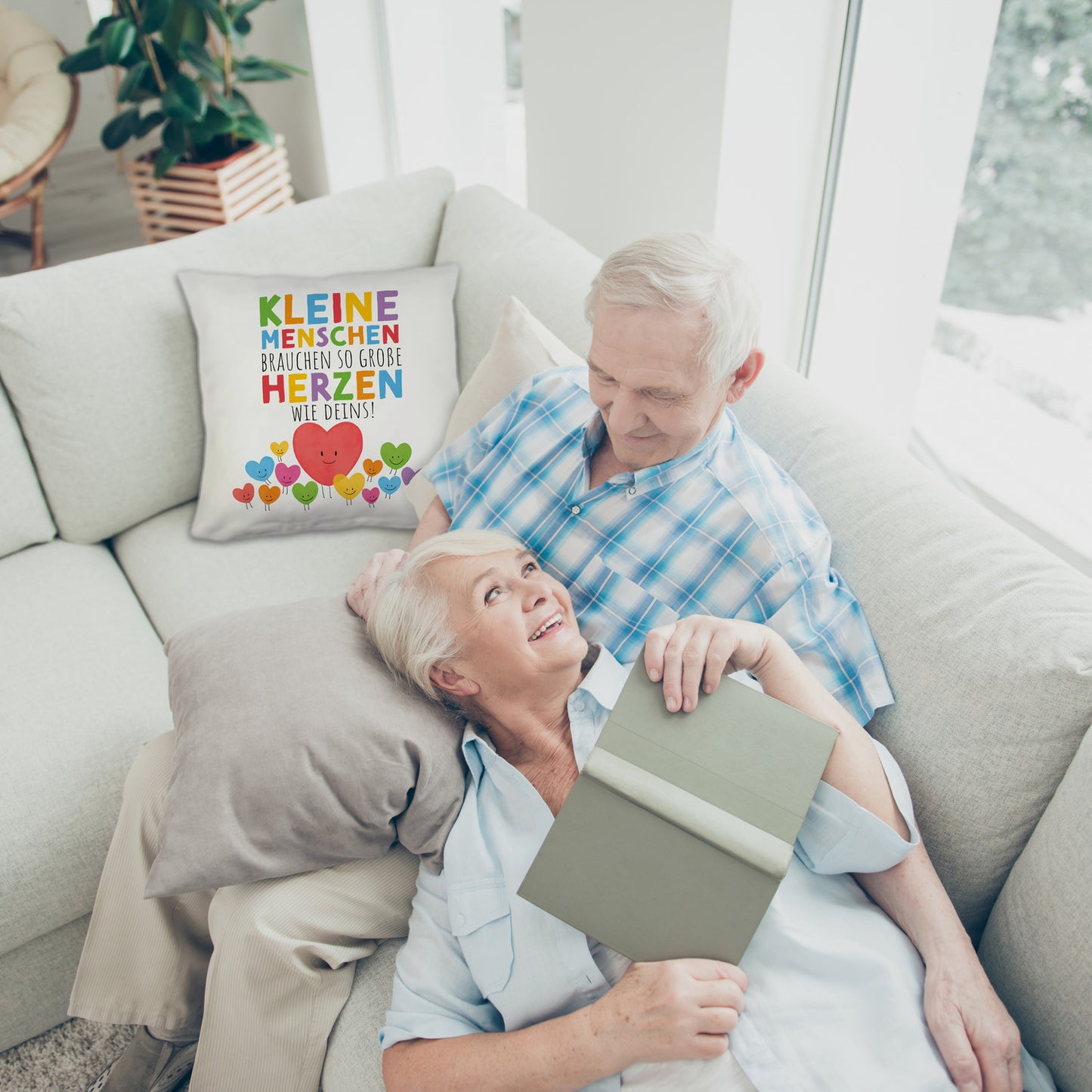 Herzen Kuschelkissen mit Spruch Große Herzen für kleine Menschen