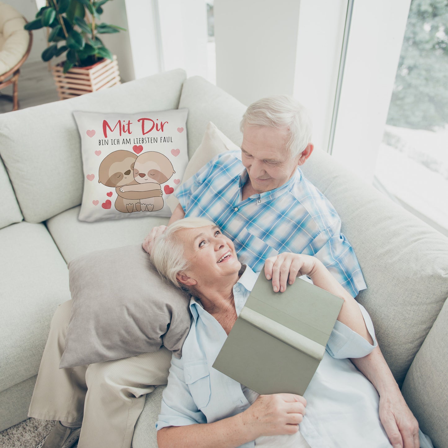 Faultier Paar Kuschelkissen mit Spruch Mit dir bin ich am liebsten faul