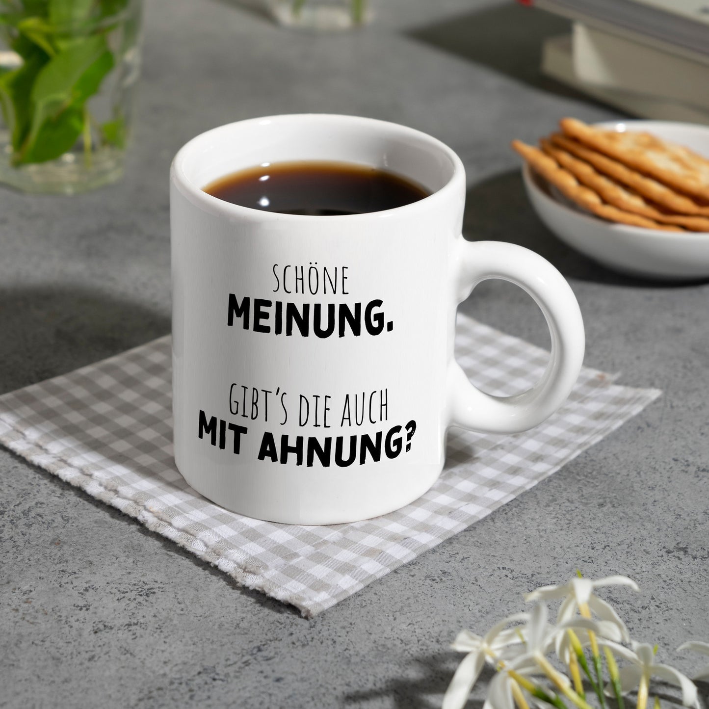 Klugscheißer Kaffeebecher mit Spruch Schöne Meinung aber keine Ahnung