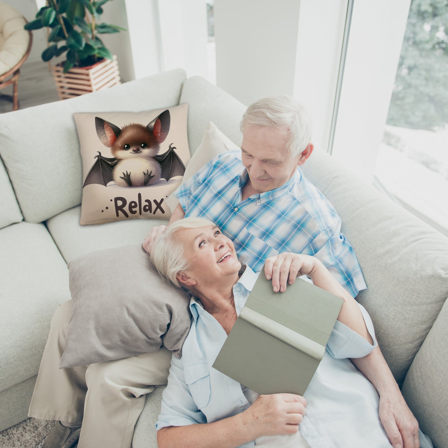 Baby Fledermaus Kissen mit Leinenoptik mit Spruch Relax