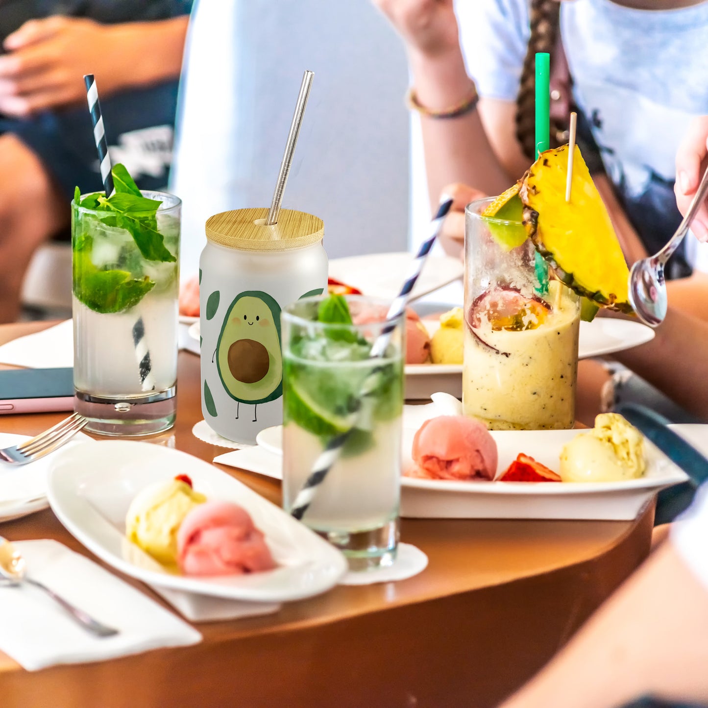 Avocado Trinkglas mit Bambusdeckel im Aquarell-Stil